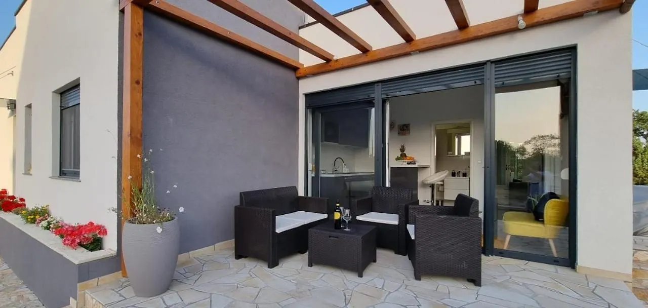 Yellow Dream Murvica  Apartment